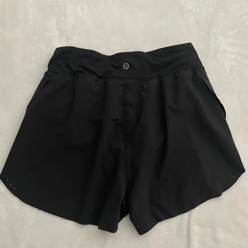 Lululemon find your pace short size 0, 3”